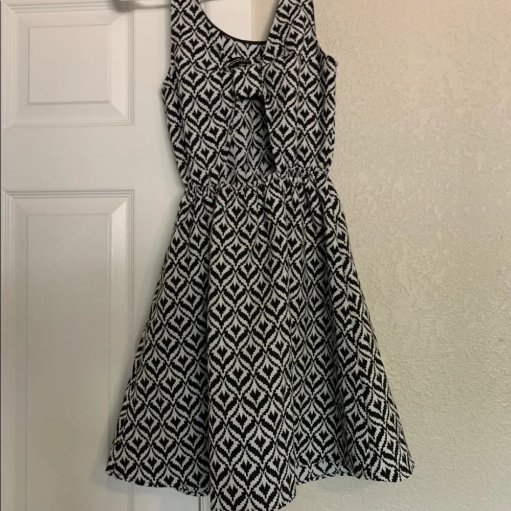 Dress - Picture 2 of 3